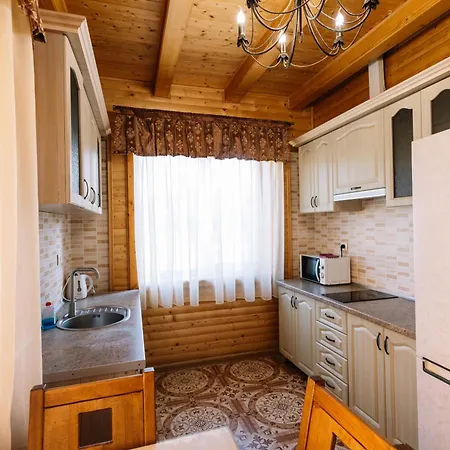 Solnce Karpat * Polyána